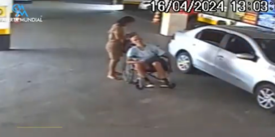 (UZNEMIRUJUĆI VIDEO) Pojavio se novi snimak iz Brazila: Ovako je žena dovela mrtvog ujaka u banku (VIDEO)