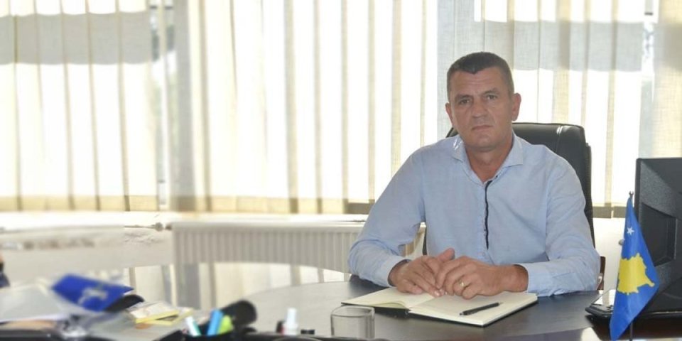 Kriminal na delu - Kurtijev Srbin lično naredio da se socijalno ugroženim Srbima otmu stanovi u Leposaviću (VIDEO)
