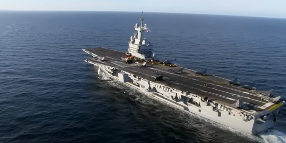 "Šarl de Gol" od palicom NATO! Američki admiral preuzima rukovodstvo francuskim nosačem aviona, prvi put u istoriji!