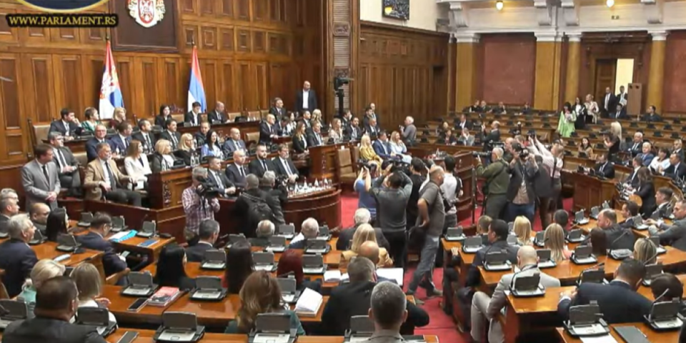 Skupština nastavlja rad! Nakon rasprave glasanje i polaganje zakletve nove vlade (VIDEO)