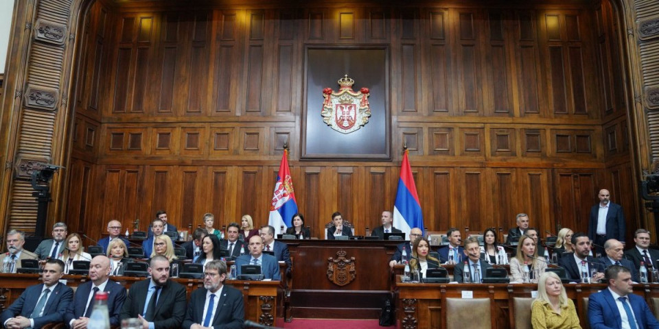Ministri položili zakletvu u Domu Narodne skupštine! Izglasana nova Vlada Srbije, prisustvovao i predsednik Vučić (VIDEO)