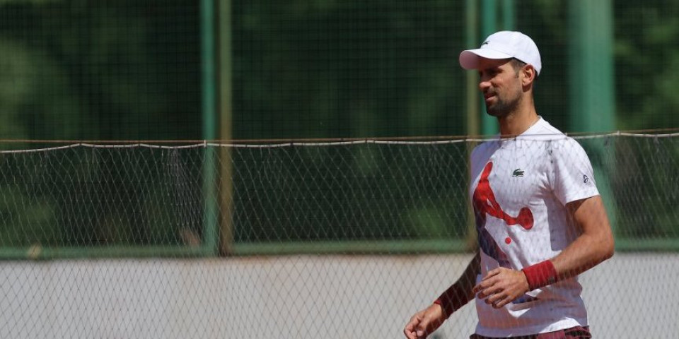 EKSKLUZIVNI VIDEO! Novak stigao na Košutnjak, ni reč o povredi glave! (FOTO GALERIJA)