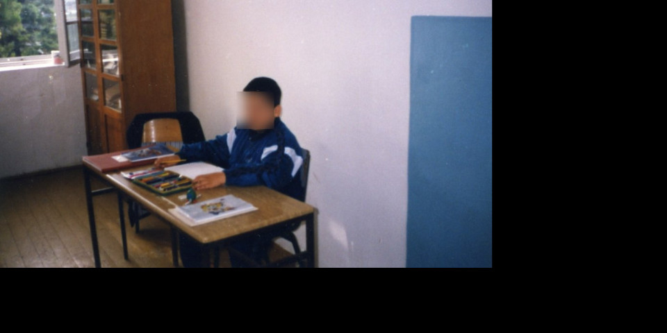 (FOTO) Od rođenja ima HIV, nisu mu dali da ide u školu, vređali ga, pljuvali i ponižavali! Informer.rs donosi potresnu ispovest dečka koji je prošao torturu zbog bolesti!