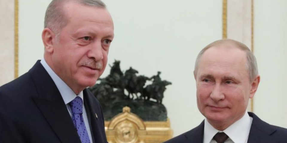 ERDOGAN PUTINU: Turska zainteresovana za kupovinu RUSKIH VAKCINA!