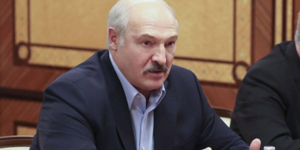 BELORUSIJA BACILA RUKAVICU U LICE "TESLI"! Lukašenko optimističan: NE PRAVIMO IGRAČKU, NEGO VREDNU ROBU!