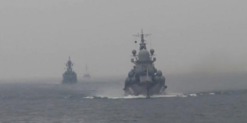 TENZIJA U BARENCOVOM MORU! Uplovila udarna flota NATO, Rusi ih prate u stopu! (FOTO)