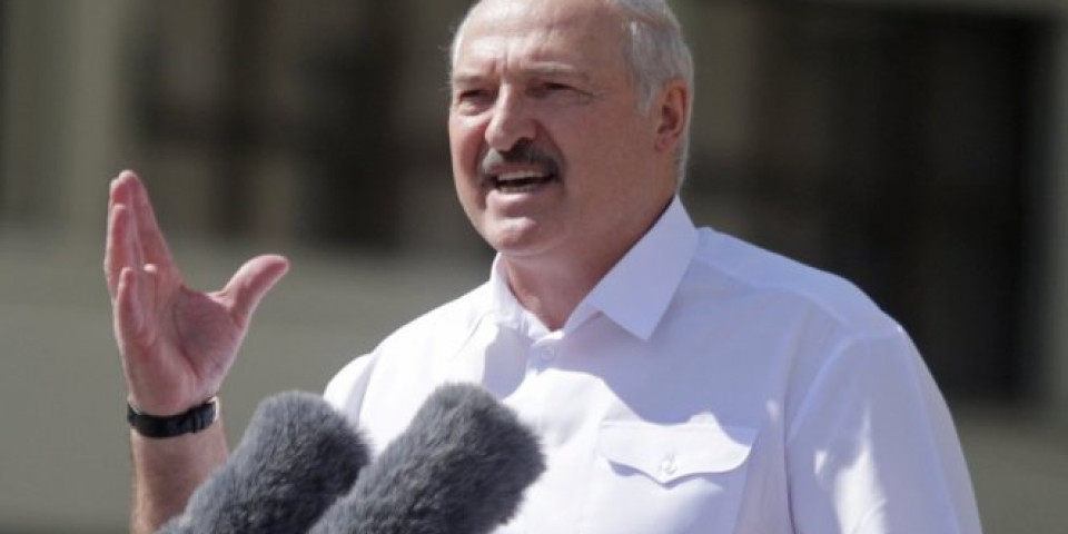 ŠTA SE DEŠAVA?! Lukašenko potpisuje dekret: Ako mene ubiju, nema garancije da će sve biti normalno... Evo kome ide vlast!