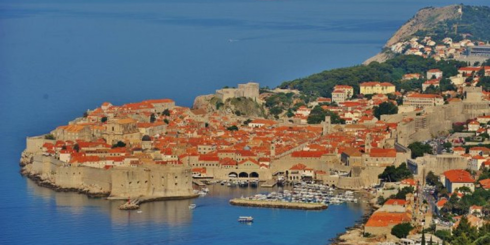 HRVATI SE KUPAJU U GO*NIMA! Pronađena bakterija ešerhija koli, 4 plaže u Dubrovniku zagađene fekalijama!