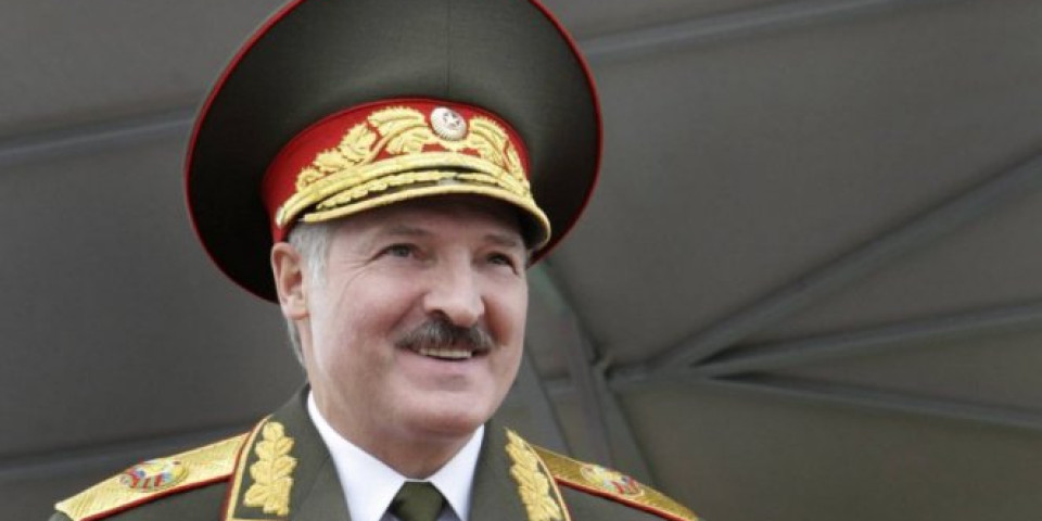 I MI ZNAMO DA ISEČEMO HLEB I STAVIMO MESO IZMEĐU! Lukašenko se nasmejao odluci Mekdonaldsa da napusti Belorusiju - HVALA BOGU DA ODLAZE!