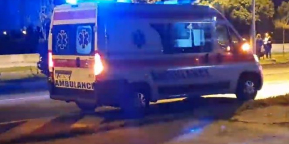 Haos u centru Beograda! Autom izvalio hidrant, vatrogasci i Hitna na terenu