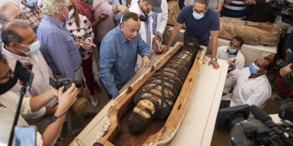 STARI VIŠE OD 2.600 GODINA! Kod Kaira pronađeno 59 dobro očuvanih sarkofaga! (FOTO)