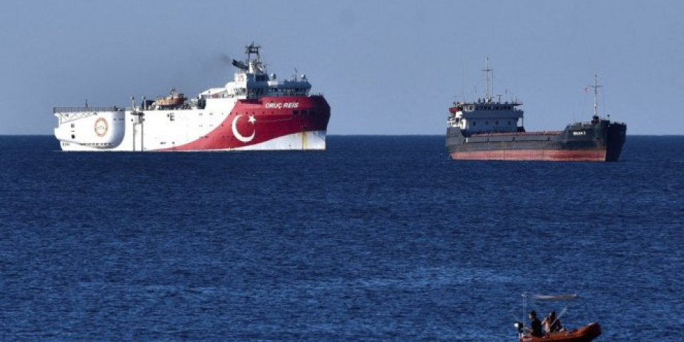 NEMAČKA RATNA MORNARICA PRESRELA UPALA NA TURSKI BROD! Incidnet na Sredozemnom moru