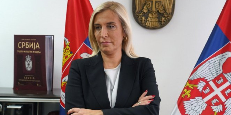 (FOTO) Nova ministarka pravde Maja Popović preuzela dužnost
