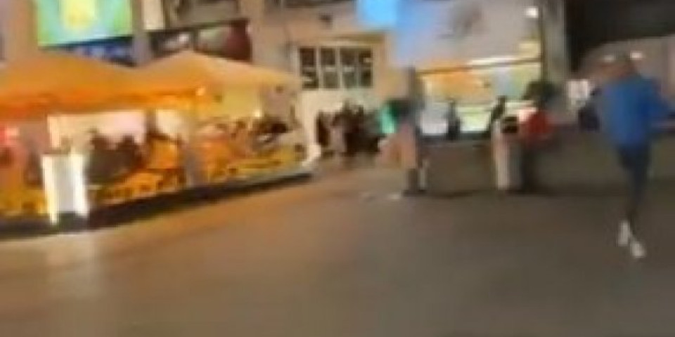 STAMPEDO U CENTRU BEČA! Ljudi haotično bežali u trenutku KADA SU SE ZAČULI PRVI PUCNJI! (VIDEO)