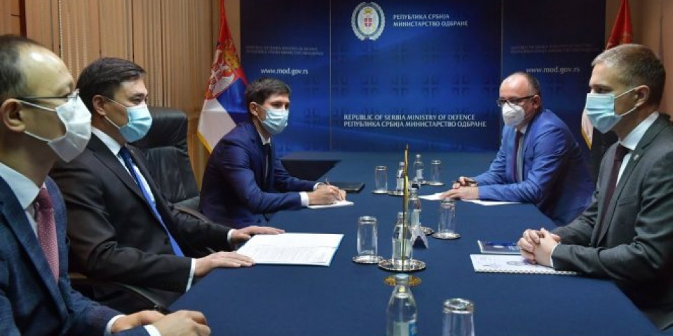 SRBIJA ĆE OSTATI VOJNO NEUTRALNA DRŽAVA! Stefanović se sastao sa ambasadorom Kazahstana!