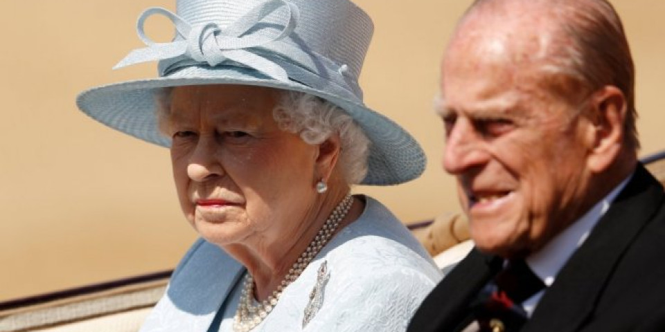 PROMENE U KRALJEVSKOJ PORODICI! Kraljica Elizabeta i princ Filip će od leta živeti ODVOJENO!