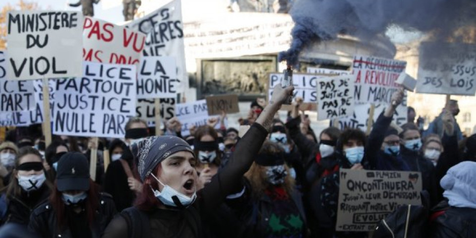 FRANCUSKA NA NOGAMA, protesti širom zemlje zbog spornog zakona o bezbednosti! (FOTO)