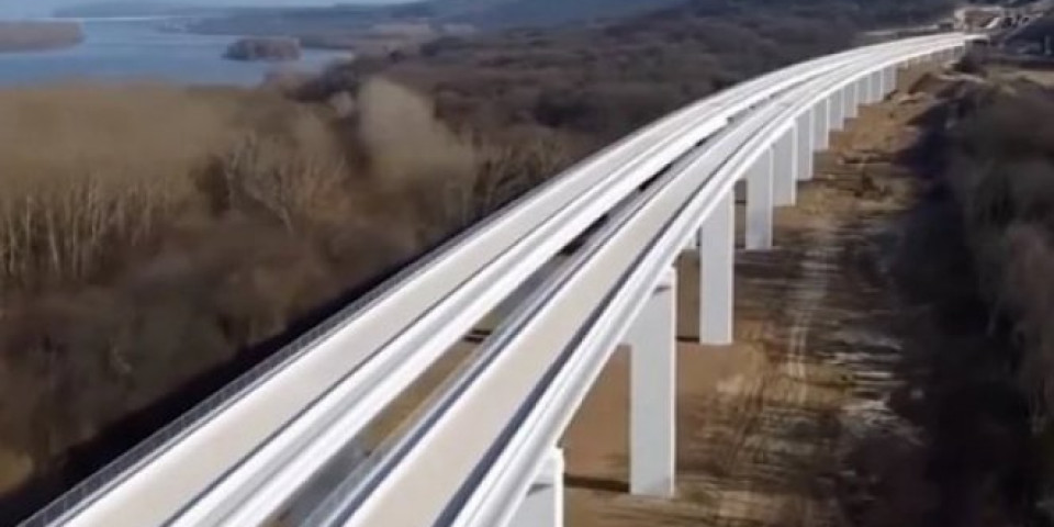 (VIDEO) NEVIĐENI SNIMCI BRZE PRUGE BEOGRAD-NOVI SAD! Ovako izgleda jedan od najvažnijih infrastrukturnih projekata u našoj zemlji!