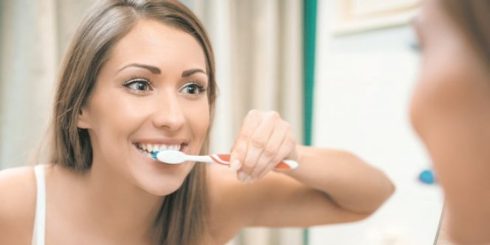 ZUBAR GAĐA PRAVO U CENTAR! Ovo je 5 NAJČEŠĆIH grešaka koje SVI prave kad je pranje zuba u pitanju!