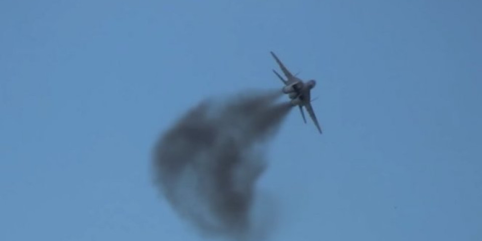 MIG-29 ZA DLAKU IZBEGAO UNIŠTENJE?! Snimak iz Odese širi se društvenim mrežama! (VIDEO)