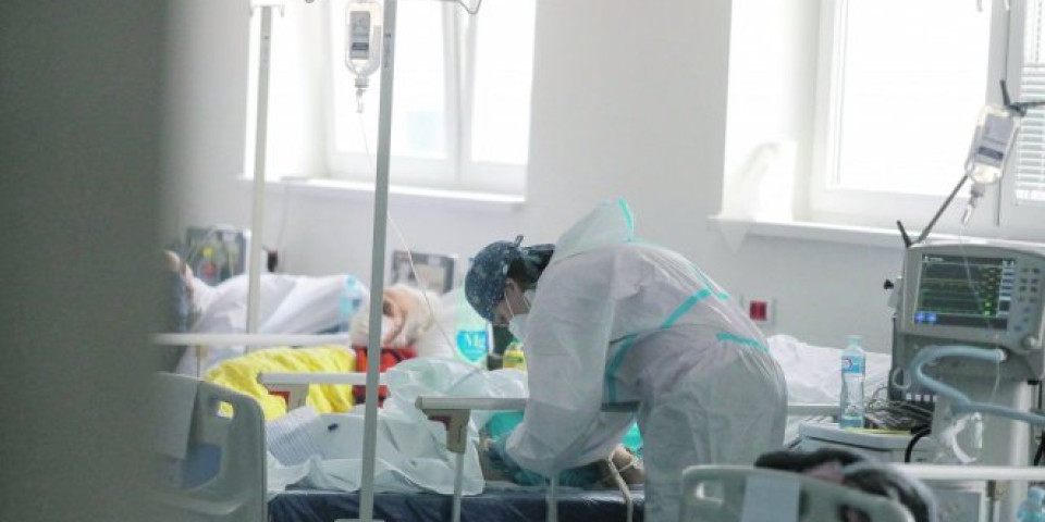 KORONA U NALETU! Bolnice u Srbiji postepeno prelaze u kovid sistem, zabrinjava porast broja ZARAŽENE DECE