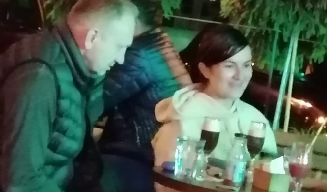 SPIN DOKTORI! "Nezavisna" novinarka Obućina i Đilas ispijaju piće, pa OPTUŽUJU DA IH NEKO PRATI!