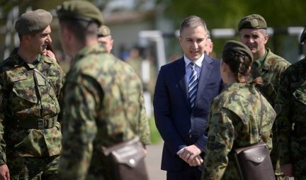 Najvažniji resurs naše vojske su ljudi! Ministar Stefanović obišao polaznike kurseva za podoficire u Pančevu
