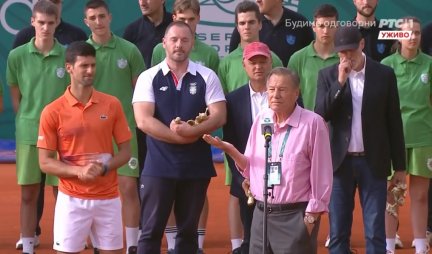 NAJDIRLJIVIJI MOMENAT TURNIRA! Novakov "teniski otac" nije mogao da suzdrži suze, a onda poslao moćnu poruku! (VIDEO)