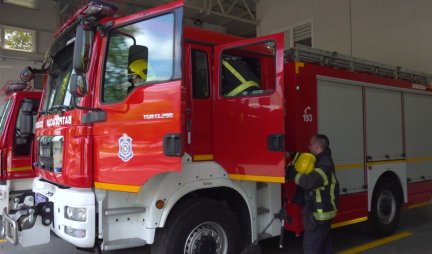 Intervenisali vatrogasci: Bolesnog čoveka prevezli do bolnice