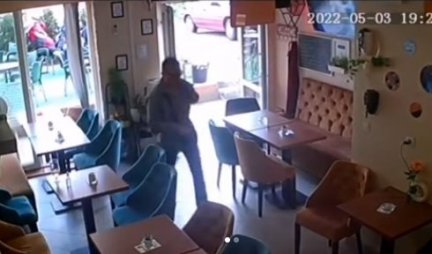 POGLEDAJTE SNIMAK KRAĐE NOVČANIKA U KAFIĆU U BEOGRADU! Muškarac sačekao da konobarica izađe u baštu, pa krenuo u "akciju" (VIDEO)
