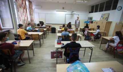 Užas u smederevskoj osmoletki: Usled pada prilikom juranjave u učionici zadobio potres mozga!