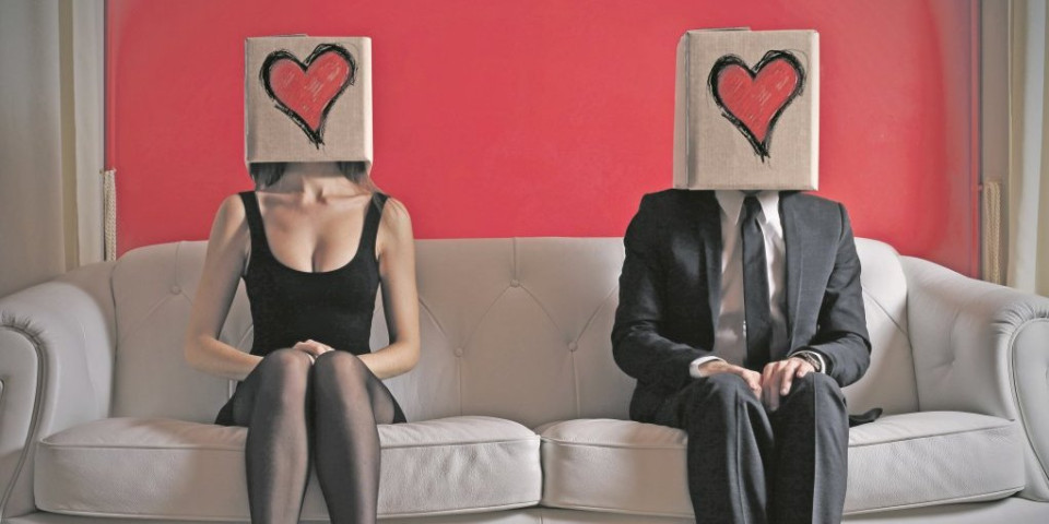 Kad ljubav izaziva alergiju! 5 čudnih reakcija na partnera koje mogu da ubiju romantiku