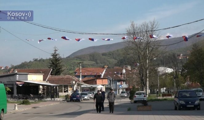 VIJORI SE SRPSKA TROBOJKA NA SEVERU KOSOVA I METOHIJE! Nove zastave Srbije u četiri opštine (VIDEO)