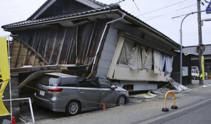 STRAŠAN ZEMLJOTRES POGODIO JAPAN! Ima mrtvih! Oštećene brojne kuće, strahuje se od klizišta (FOTO)