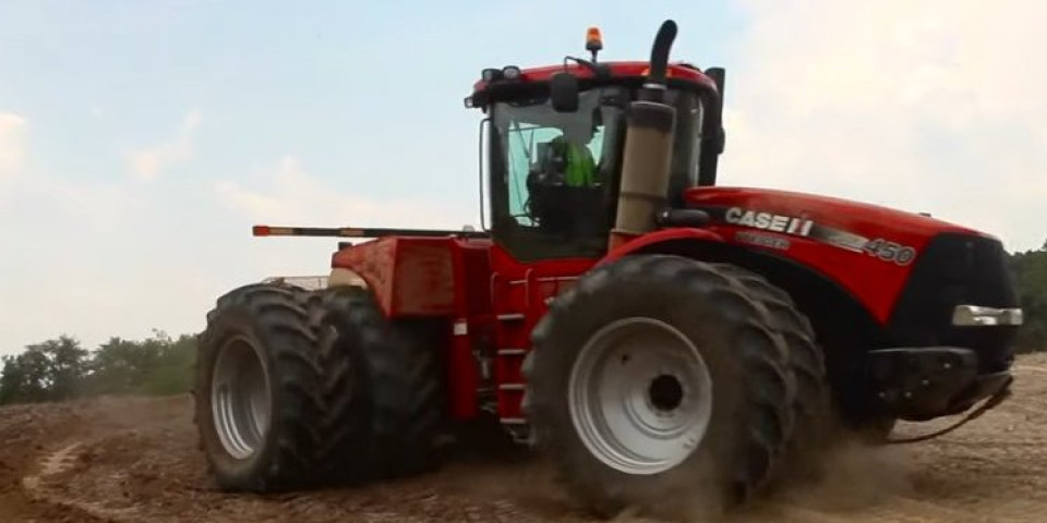 Ukoliko vozite traktor ili neku drugu poljoprivrednu mašinu ovo mrate da znate