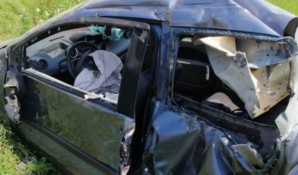 Direktan sudar kod Novog Kneževca: Teško povređen vozač iz smrskanog "punta"!
