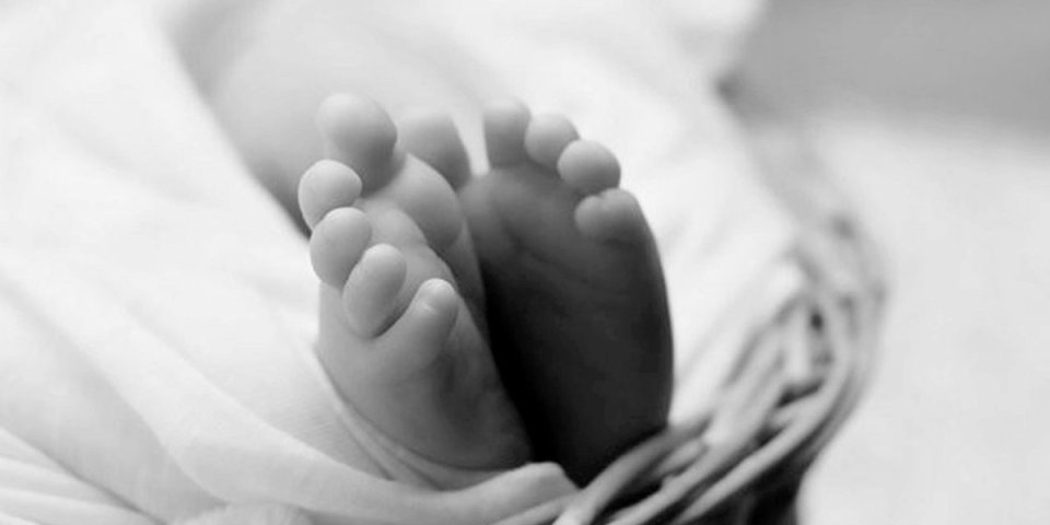 Horor u Hrvatskoj! Jednomesečna beba umrla u kući, lekari nisu mogli da je spasu