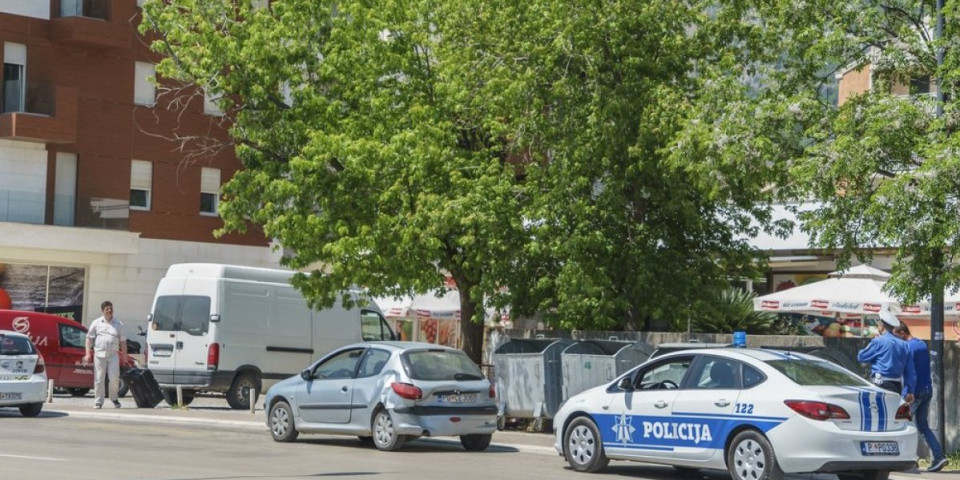 Postavljena bomba ispod autmobila Cetinju: Policiji prijavljen sumnjiv predmet, poslali robota na lice mesta!