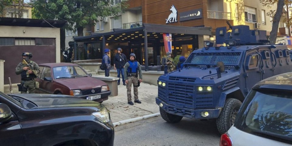 Projektili završili na fasadama zgrada: Tzv. kosovska policija upotrebila automatsko oružje u Severnoj Mitrovici prilikom pokušaja hapšenja