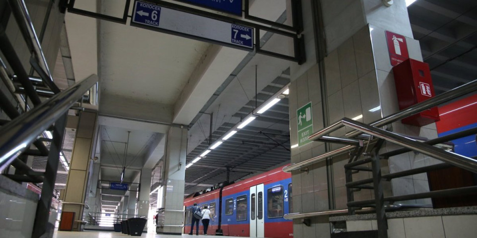 "Nestalo" 50 metara kablova sa železničke stanice: Vozovi između Prokopa i Zemuna kasnili zbog krađe