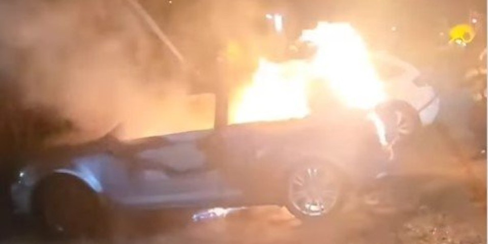 (FOTO/VIDEO) Izgoreo automobil pun benzina? Požar u Šapcu