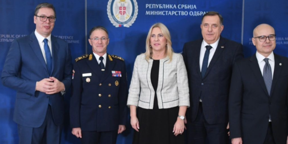Ozbiljno smo unapredili i osnažili Vojsku! Vučić na svečanom prijemu Ministarstva odbrane Srbije (FOTO)