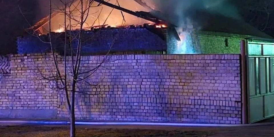 Još jedan požar u Srbiji: Zapalio se objekat u Srbobranu (FOTO)