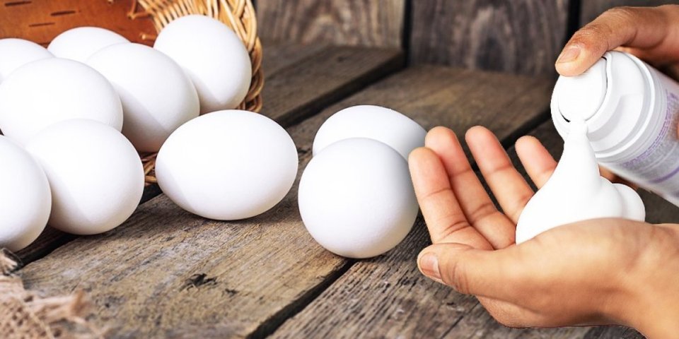 Koliko je ovo dobra caka! Ofarbajte vaskršnja jaja penom za brijanje (VIDEO)