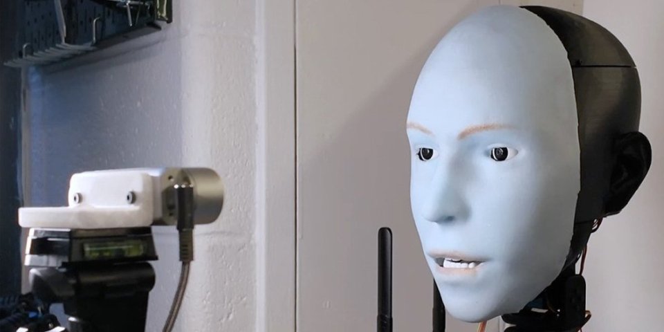 Budućnost je stigla! Robot predviđa vaš izraz lica - zna čak i kada ćete da se nasmejete (VIDEO)