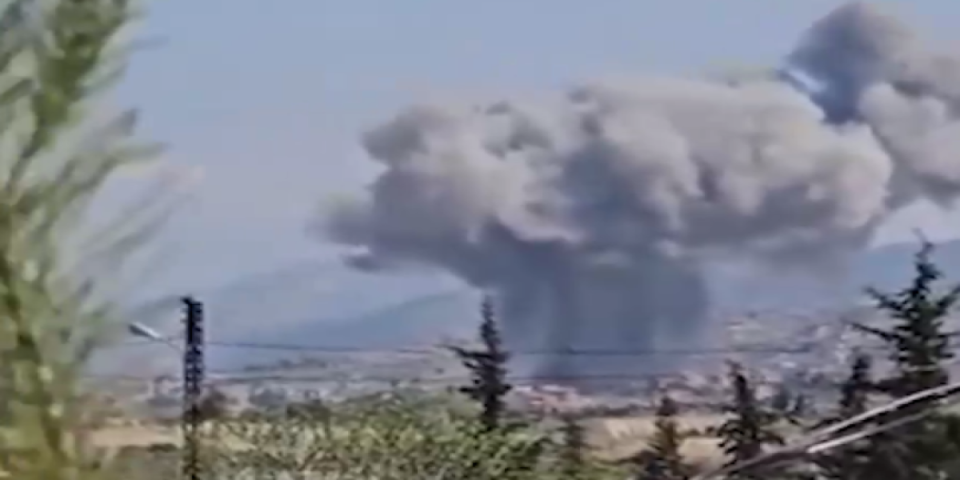 (VIDEO) Strava i užas! Šta je ovo bacio Izrael?! Ogromna pečurka dima se nadvila nad gradom!
