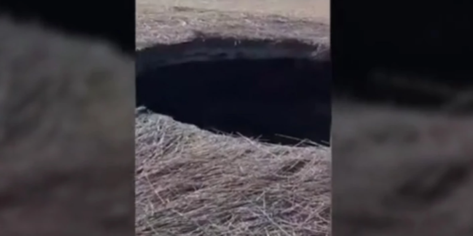 Ogroman misteriozni krater na granici Rusije i Ukrajine! Meštani u čudu: Niko ne zna o čemu se radi (VIDEO)