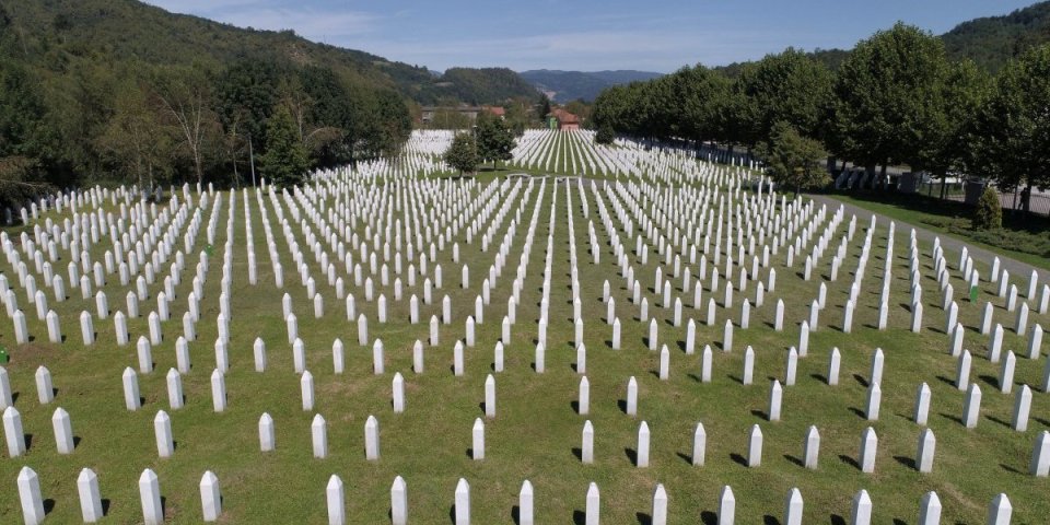 Na spisku stradalih u Srebrenici, a živi nedaleko od Memorijalnog centra!