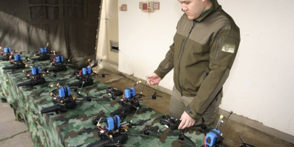 Direktor „Teleoptik Žiroskopi“: Dron samoubica „komarac-1“ proizvod je Odbrambene industrije Republike Srbije (VIDEO)