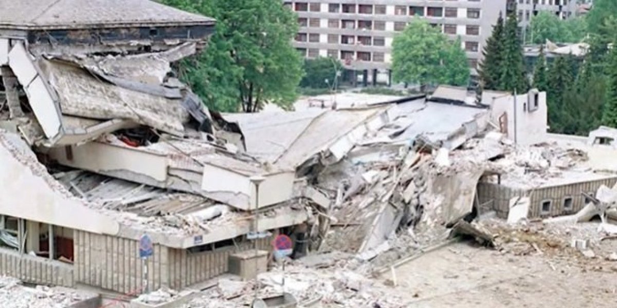 Gađali su strogi centar grada: NATO bombe na Markovdan 1999. sravnile su zgradu Pošte